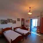 Stefanel View-frederika بيت للعطل *